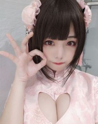 操了美女的逼_1080动漫免费观看